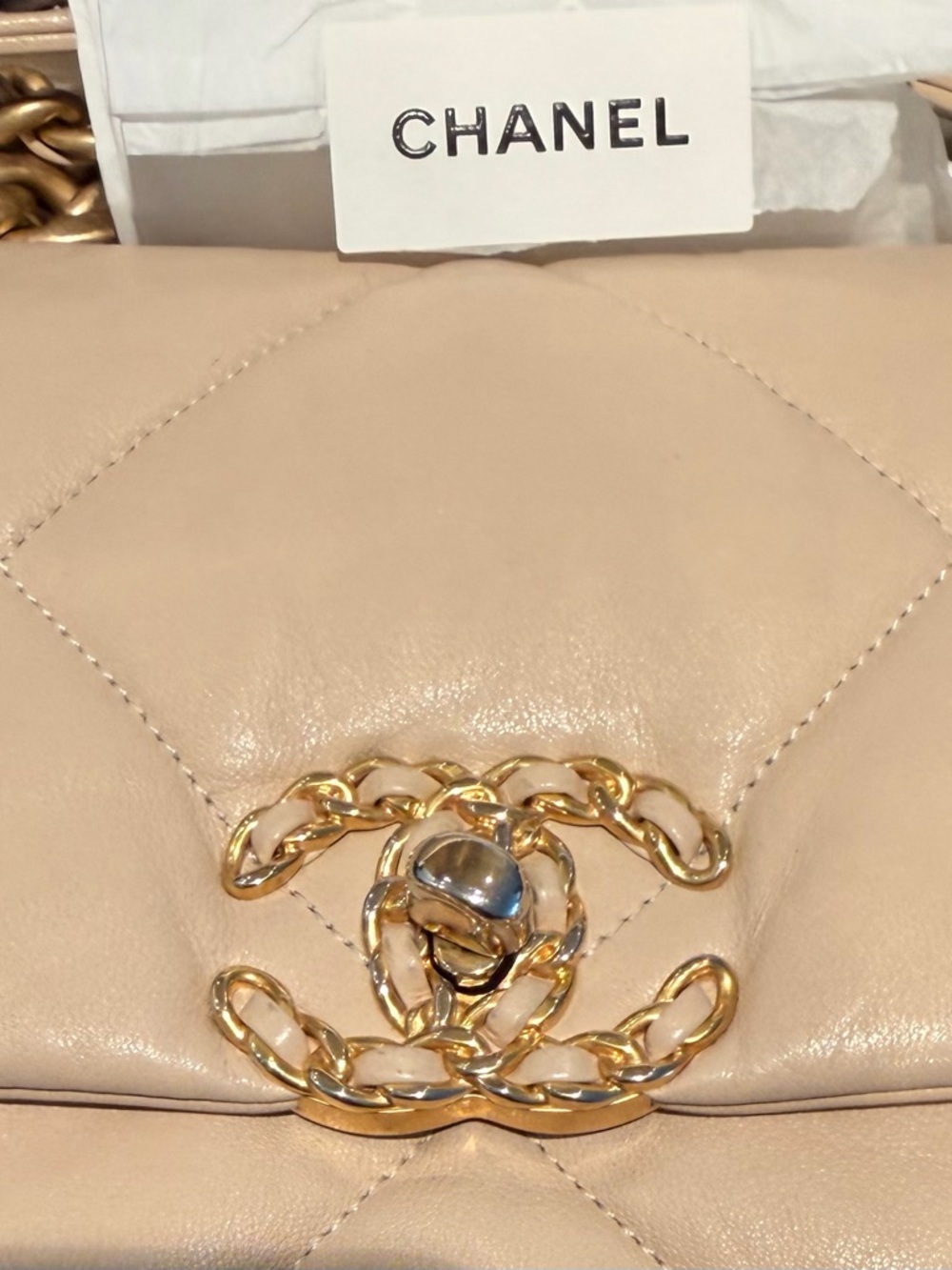 Chanel quilted beige 19 medium - Picture 9 of 14